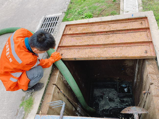 浔阳抽化粪池
